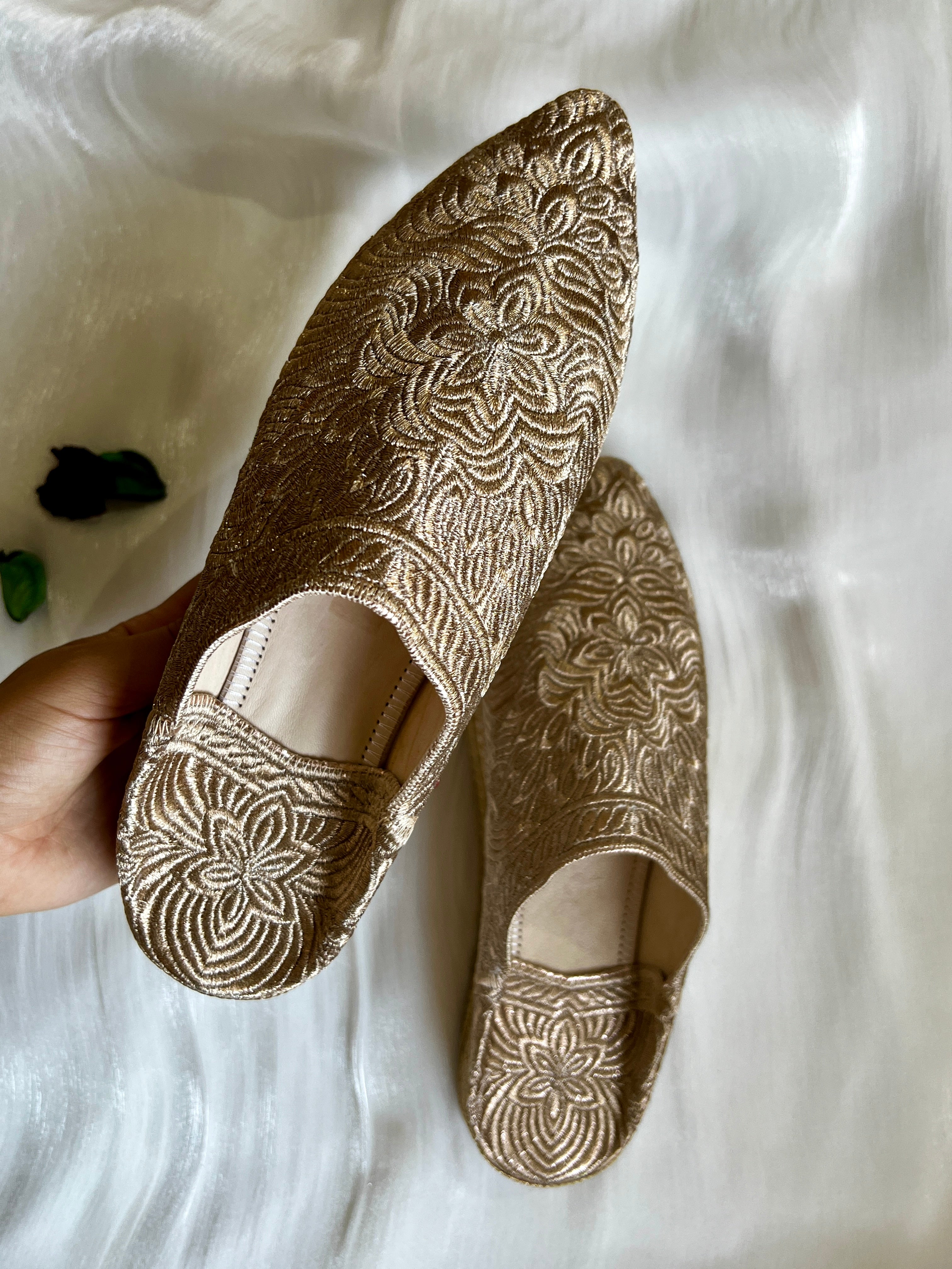 MULES HOUDA