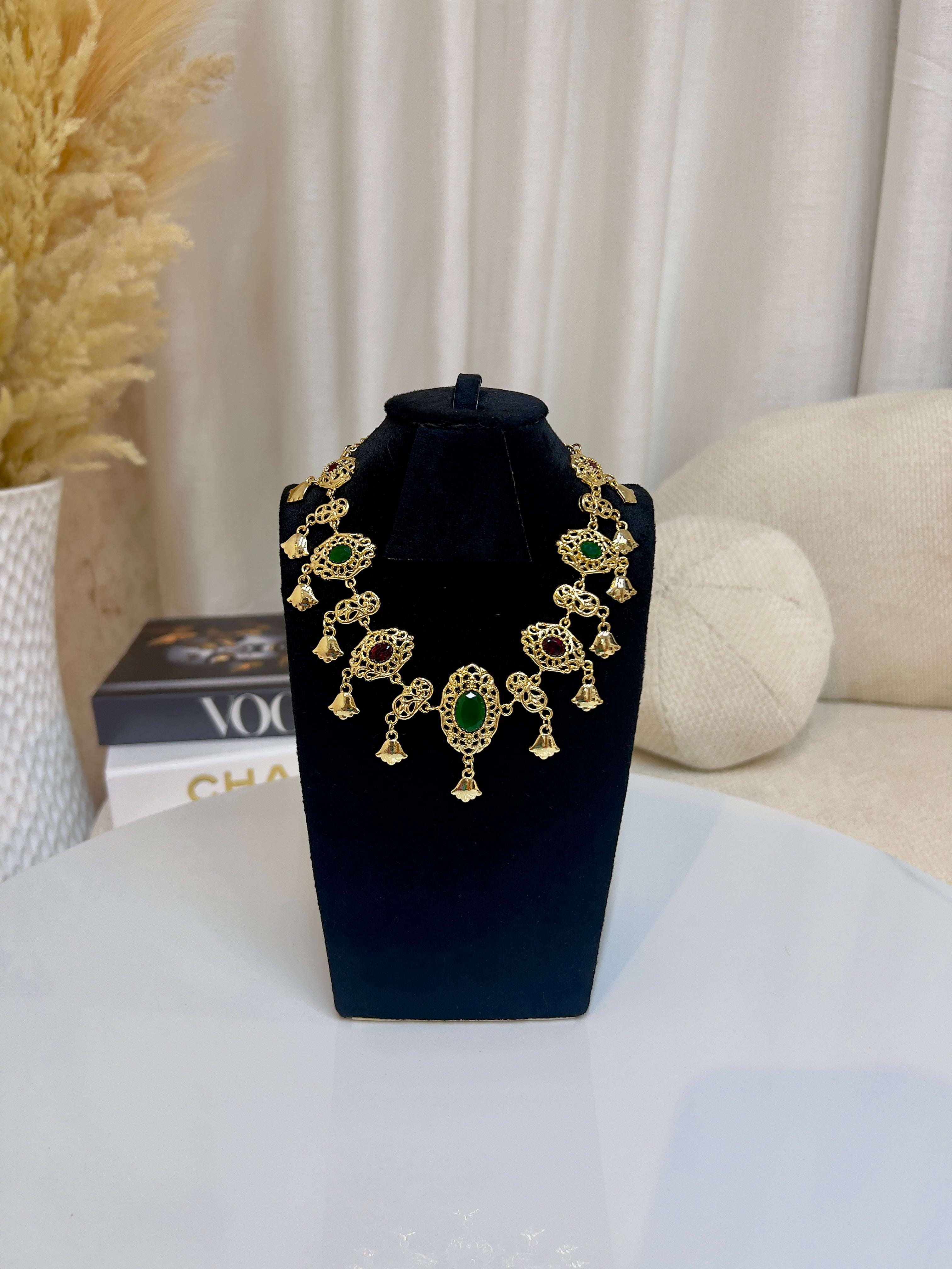 COLLIER MAYA