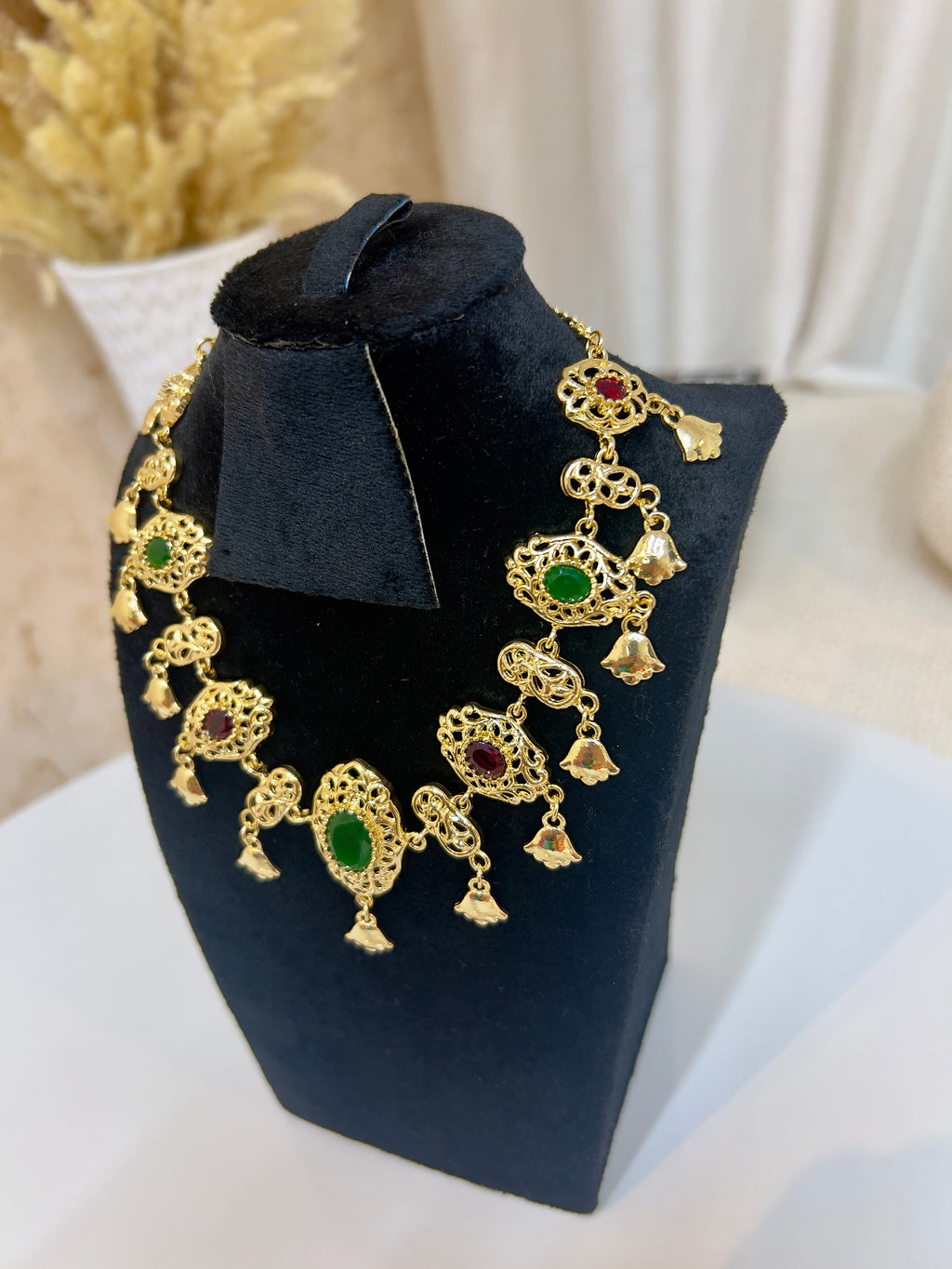 COLLIER MAYA