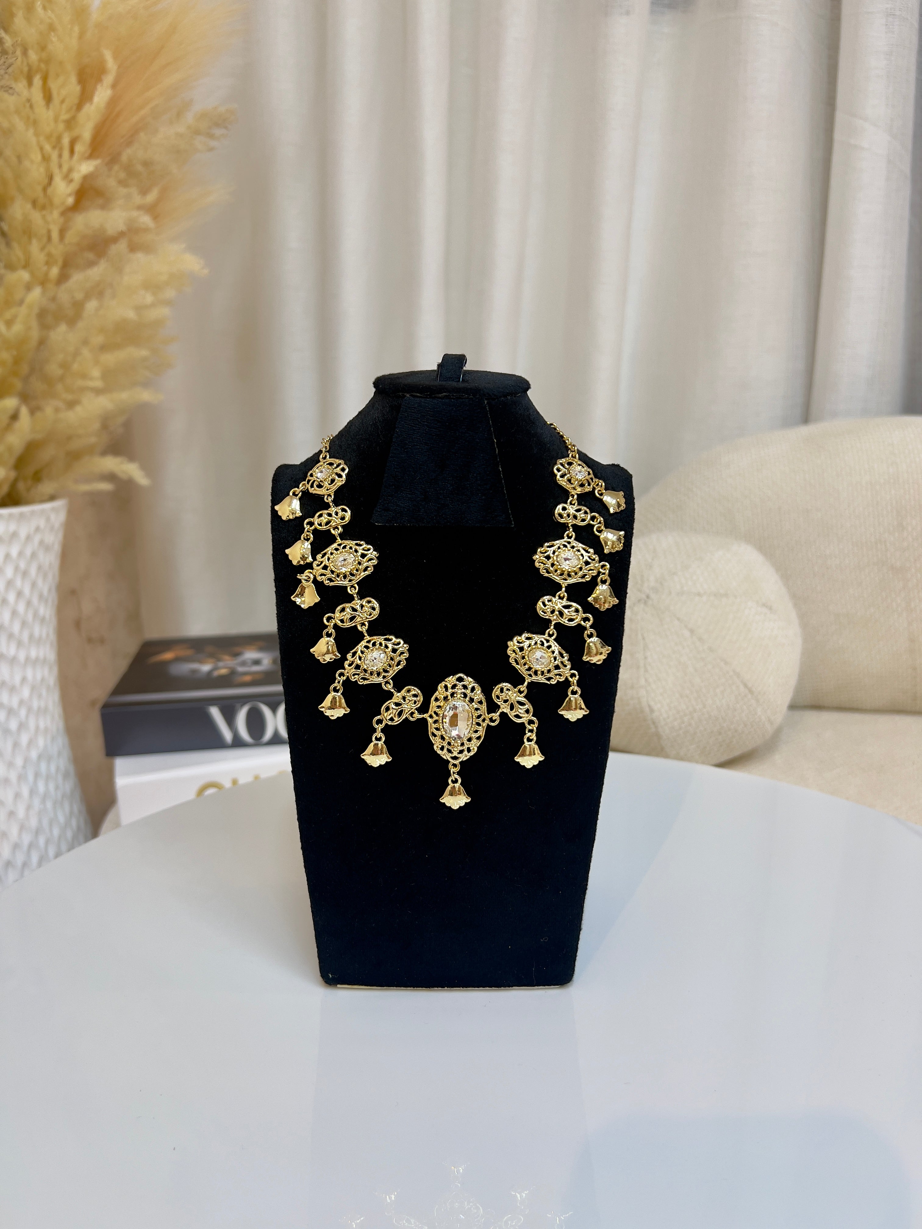 COLLIER MAYA