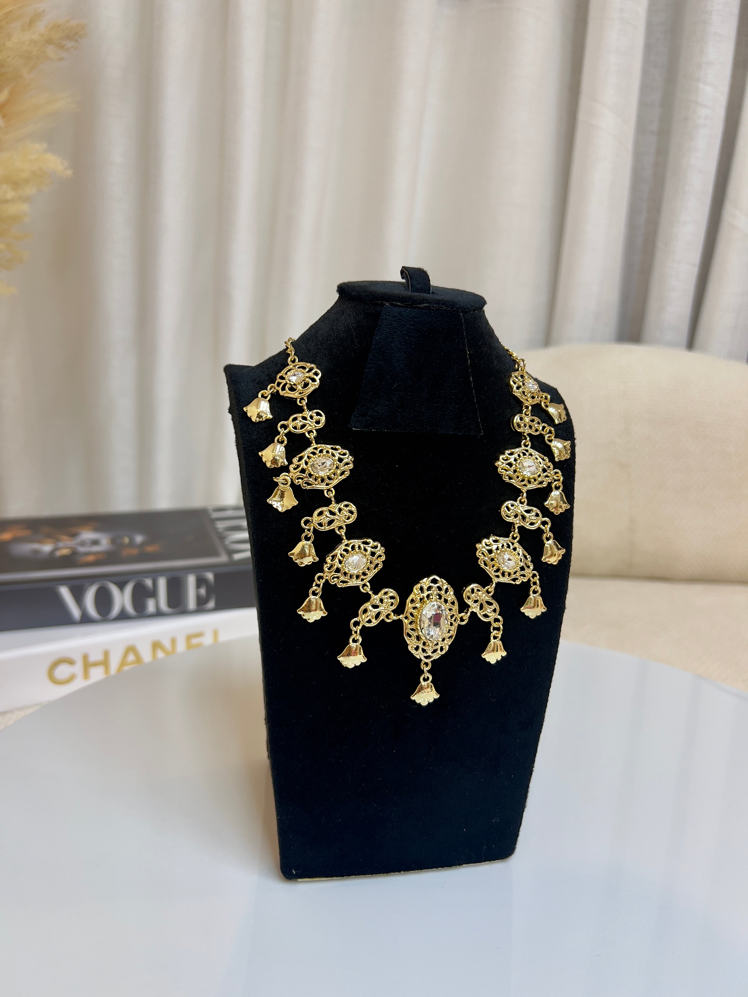 COLLIER MAYA