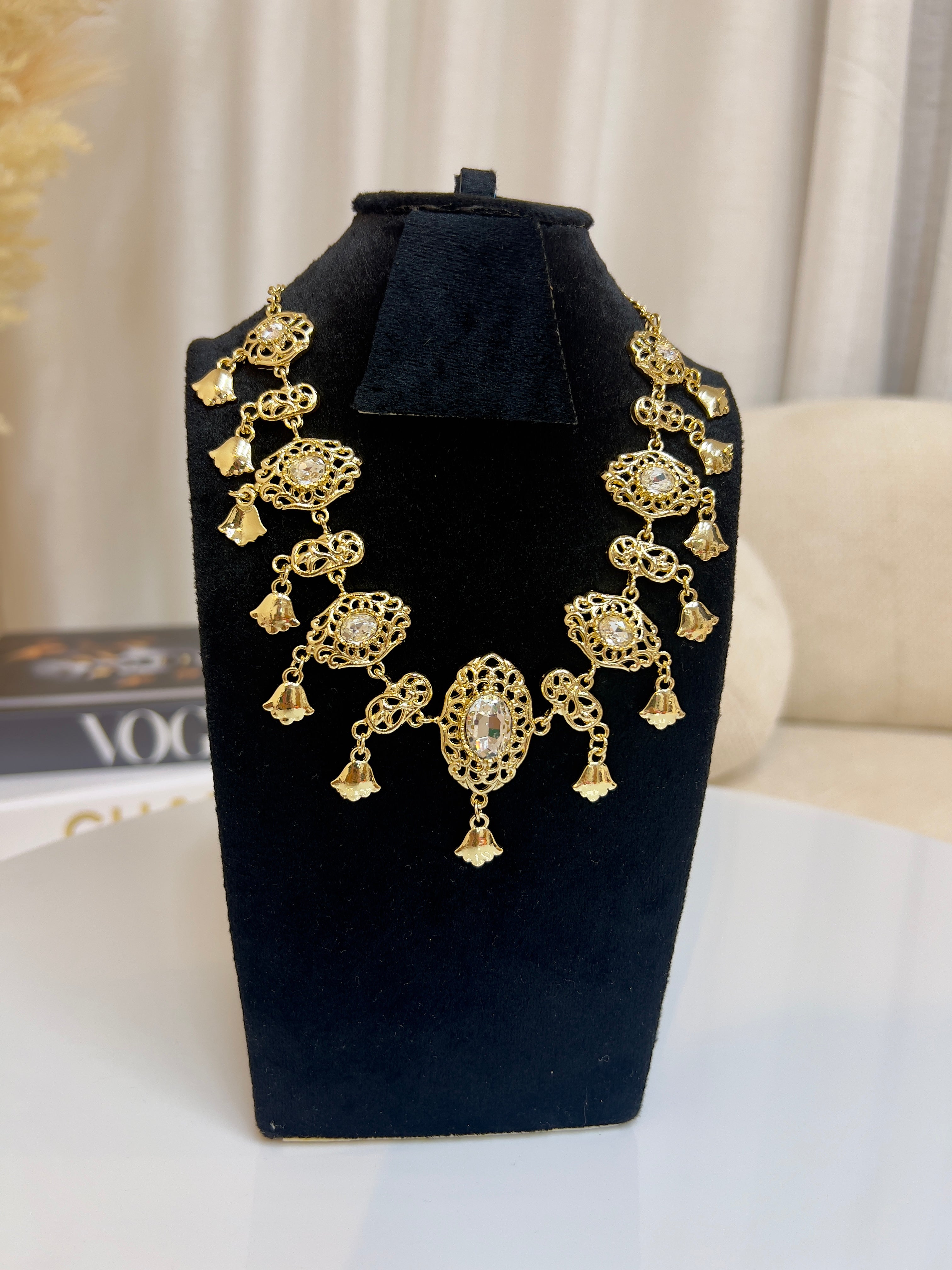 COLLIER MAYA